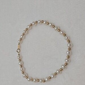 14k Gold and White Pearl Bracelet, Size 7